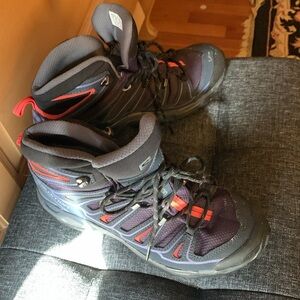Ladies HIKING BOOTS
